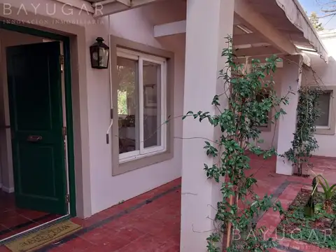 Casa en Venta con 4 cocheras