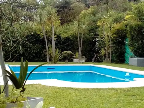 Las Condes, Pilar 100