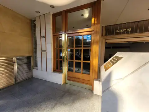 Sarmiento al 1700 entre Yrigoyen y Libertad