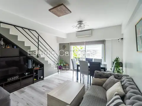 Departamento de 4 ambientes. Dúplex. Terraza. Balcón. Parque Chacabuco