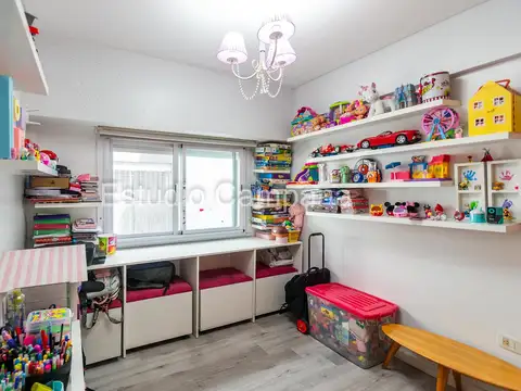 Departamento de 4 ambientes. Dúplex. Terraza. Balcón. Parque Chacabuco