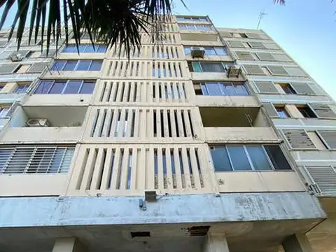 3 amb fte al FCGR, sobre la Avda y a mts del Super COTO - APTO CREDITO 