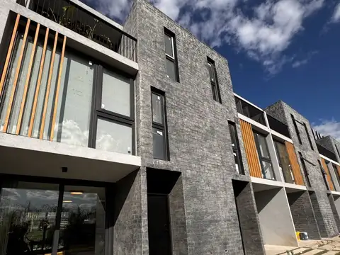 Vende triplex 4 amb cochera terraza parrilla Tigre