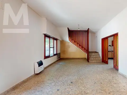 Casa 4 ambientes con 2 baños