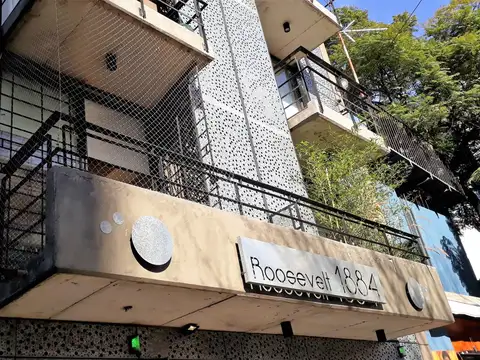 Monoambiente con Balcón, Luminoso  