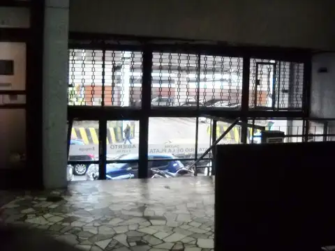 ESPLENDIDO LOCALL  UNICO POR SU FRENTE  10MTS  PB Y EP  90 MTS TOTALES