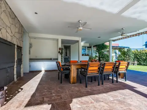 Venta Casa 6 Amb en Estancias del Río, Pilar.