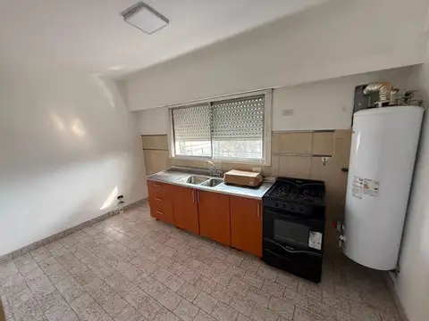 R Noya 800, Piso 1