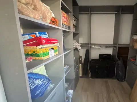 Casa en Venta con 4 cocheras