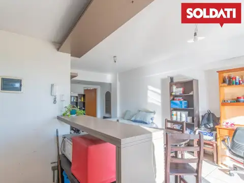 Venta Monoambiente con vestidor muy luminoso. Contrafrente balcón vista abierta. Apto crédito