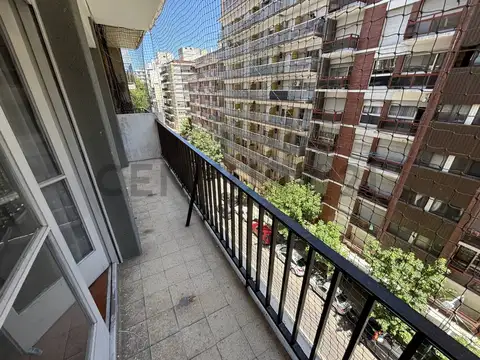Departamento 3 ambientes con balcón zona Guemes