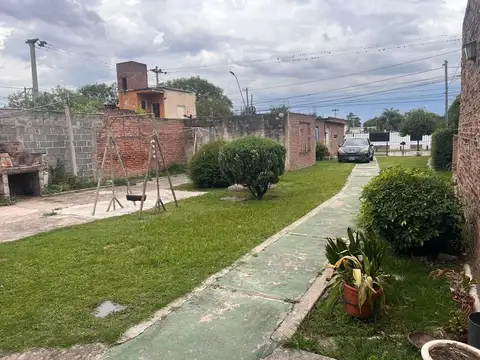 Casa a reciclar ideal dúplex y locales comerciales