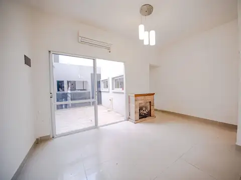 VENTA CASA 4 AMBIENTES VILLA URQUIZA - PERMUTA