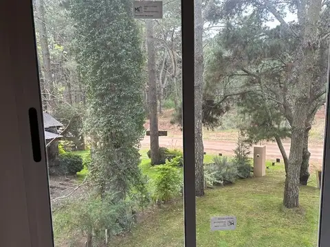 Casa en venta Costa Del Este 3 dormitorios en dos plantas lote 700 mts 214 cubiertos