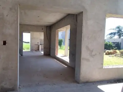 Funes City: casa en venta para terminar a tu gusto