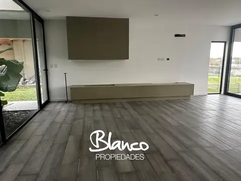 Casa en Venta al Oeste