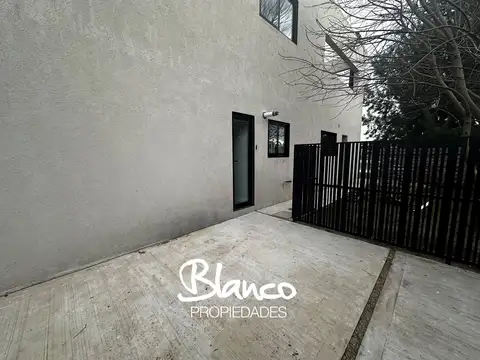 Casa 5 ambientes con 4 baños