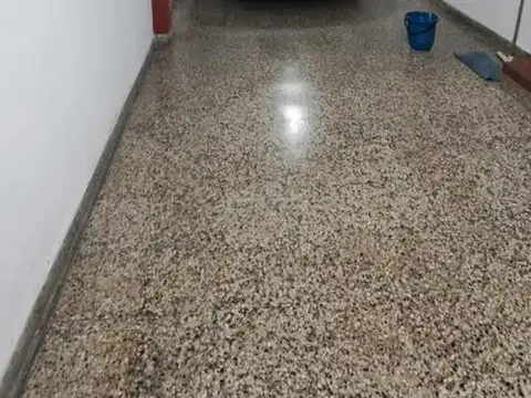 Venta amplia vivienda 4 amb muy buen estado