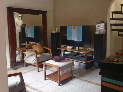 Depto Tipo Casa en Venta en Flores, USD 135.000