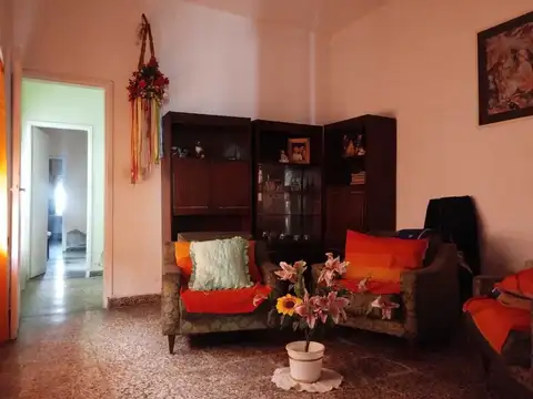Depto Tipo Casa en Venta 44 años