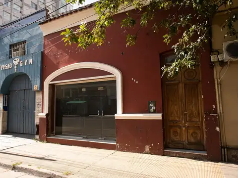 Av. Belgrano al 800 casa a refaccionar