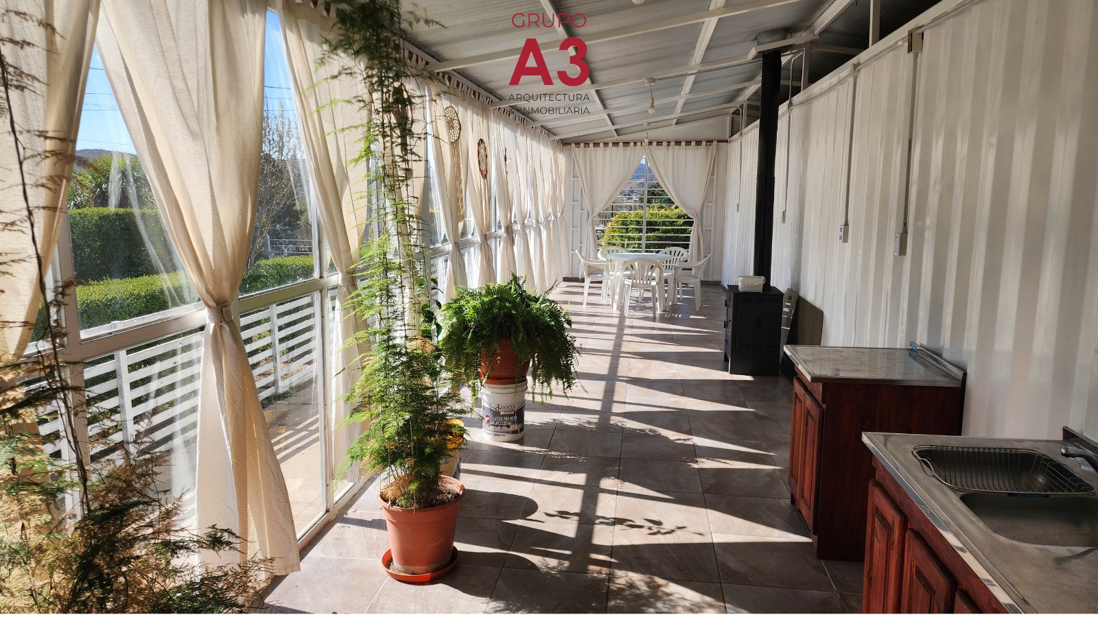 Casa en Venta con 2 cocheras