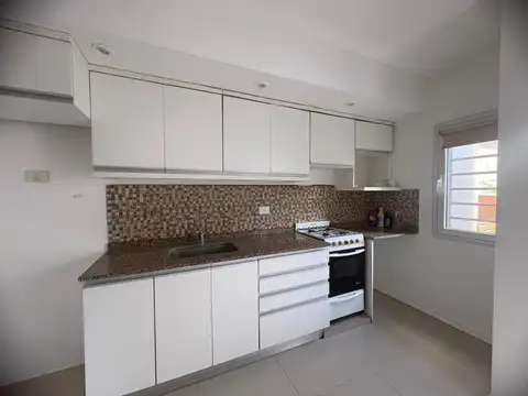 DEPARTAMENTO TIPO DUPLEX EN ALQUILER ZÁRATE