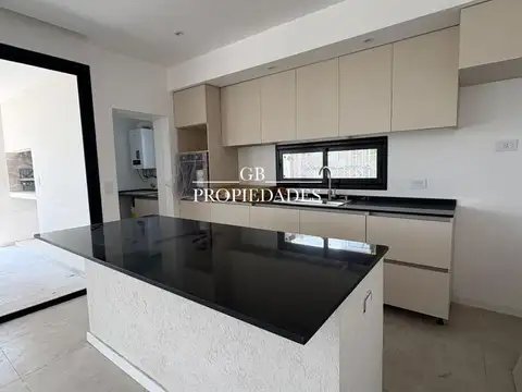 Casa en Venta en Pilar del Este - Santa Elena, Countries y Barrios Cerrados en Pilar