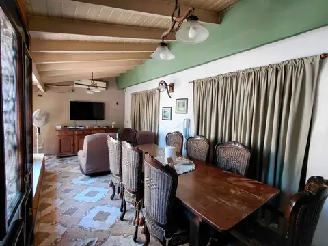 Casa 4 ambientes con 3 baños
