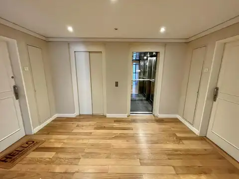 Divino e impecable departamento en alquiler con cochera y vista al Río ubicado en La Isla, Olivos.