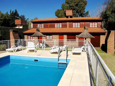 Casa en Alquiler Temporal con 1 cochera