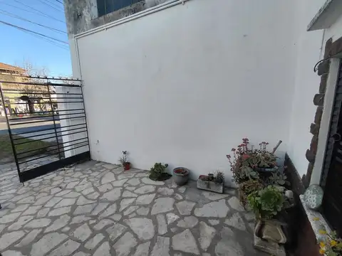 Depto Tipo Casa en Venta de 2 ambientes