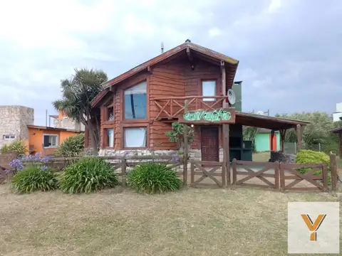 Casa en venta - 2 Dormitorios 1 Baño - Camet Norte