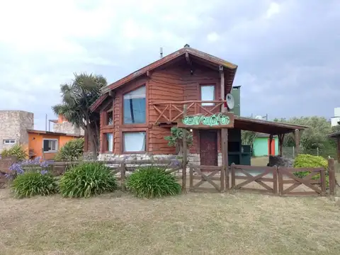 Casa en venta - 2 Dormitorios 1 Baño - Camet Norte