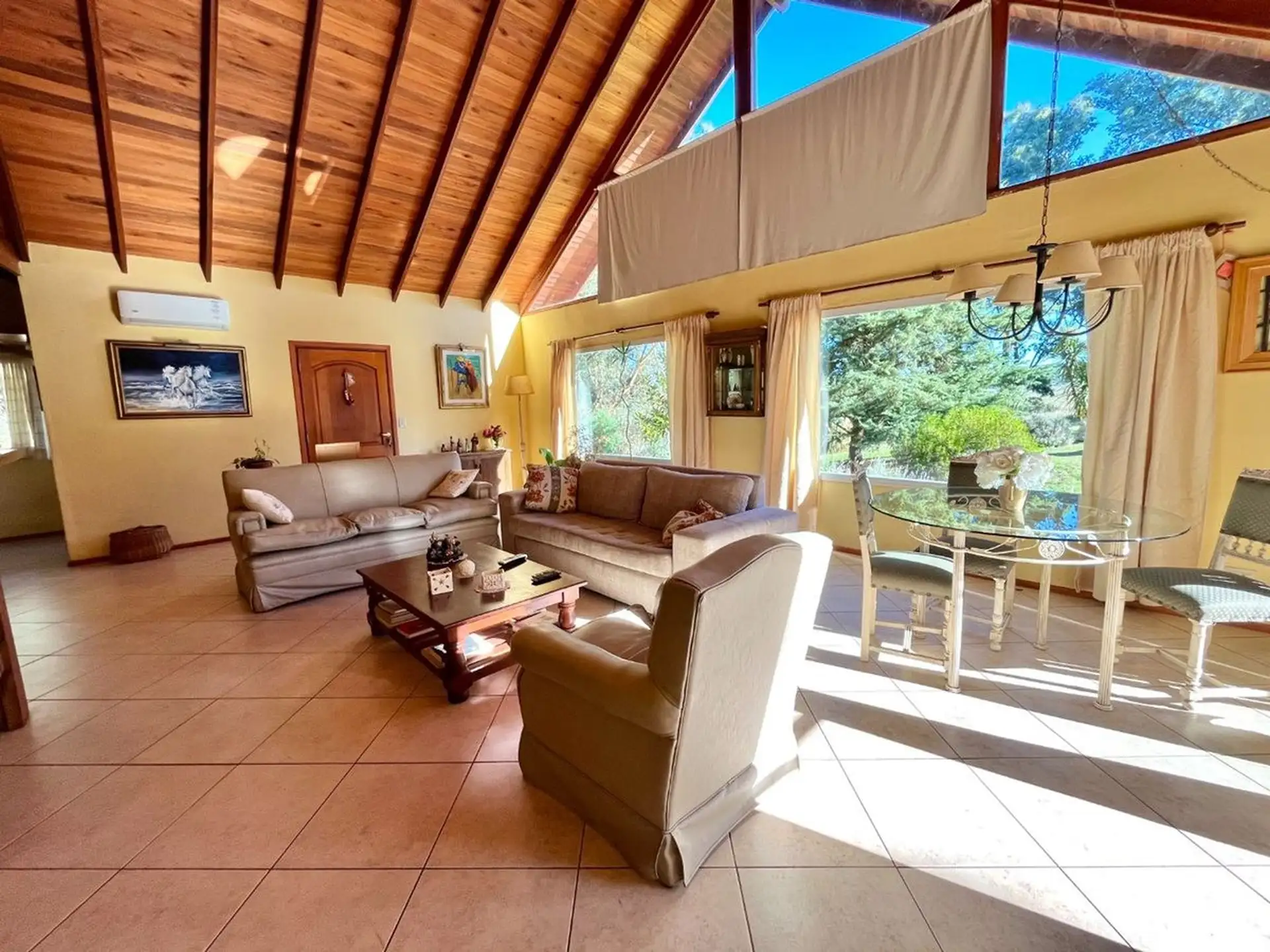 VENTA COMPLEJO DE CABAÑAS + 2 HECTAREAS