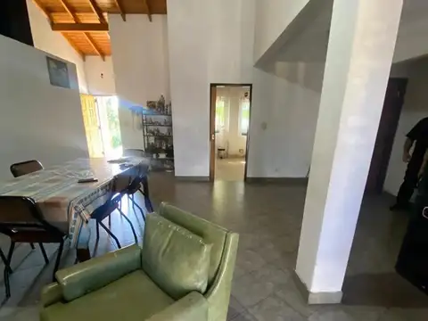 Casa en venta + local - José Clemente Paz