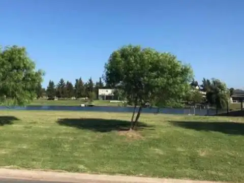 Terreno en Venta de 911,0 m2