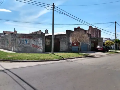 Venta o permuta de taller con vivienda