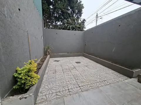 ALQUILER - USO COMERCIAL - GALPÓN