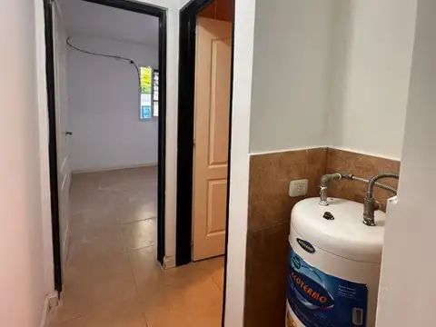 Dos Ambientes En Alquiler Con Cochera En Saavedra 2256