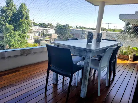 PASIONARIA  MARTINEZ 4 AMBIENTES CON  DEPENDENCIA IMPECABLE  