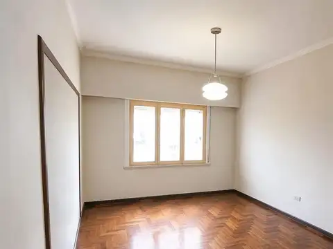 Casa 5 ambientes con 1 baño