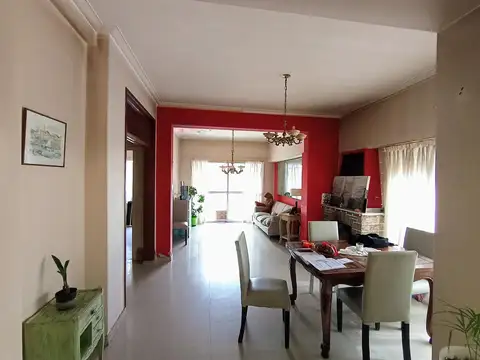CHALET 5 AMBIENTES LA PERLA