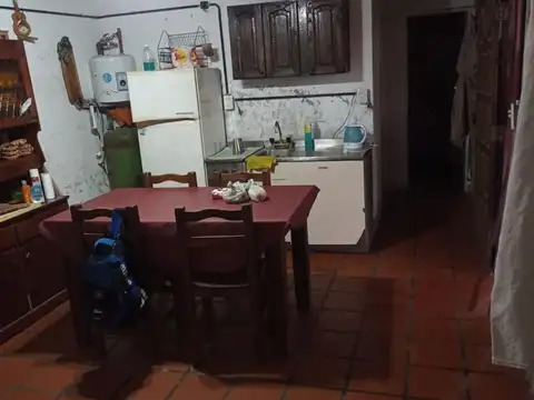 Casa 3 ambientes con 1 baño