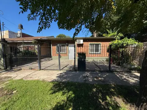 CASA 2 AMB PARQUE Y DEPARTAMENTO 2 AMB MORENO