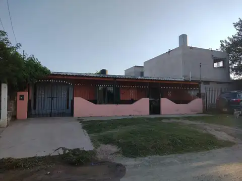 HERMOSA CASA A ALA VENTA EN B° EL QUEBRACHO! Apta cred hipot