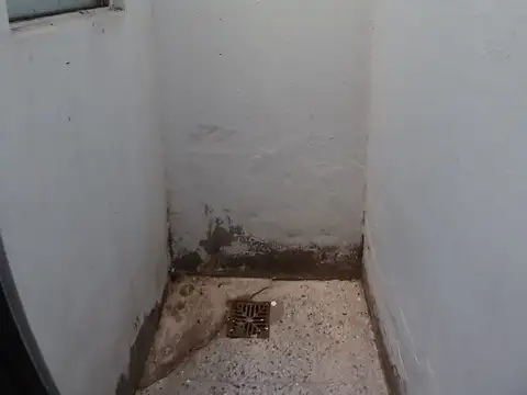 EXCELENTE LOCAL SOBRE RIVADAVIA