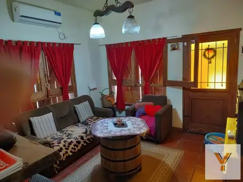 Casa en venta - 2 Dormitorios 1 Baños 2 Cocheras - 313Mts2 - Villa Santos Tesei, Hurlingham