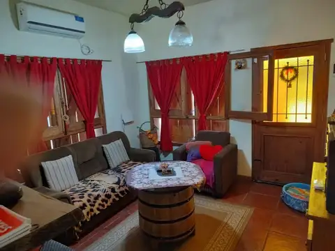 Casa en venta - 2 Dormitorios 1 Baños 2 Cocheras - 313Mts2 - Villa Santos Tesei, Hurlingham