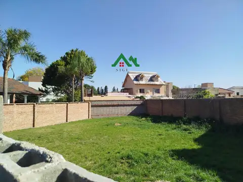 Terreno en venta en Jardin Claret frente espacio verde - Listo para proyectar